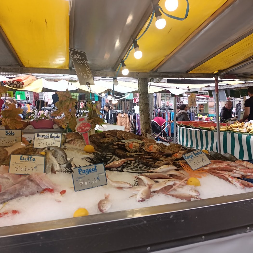 Livry gargan place du marche 3